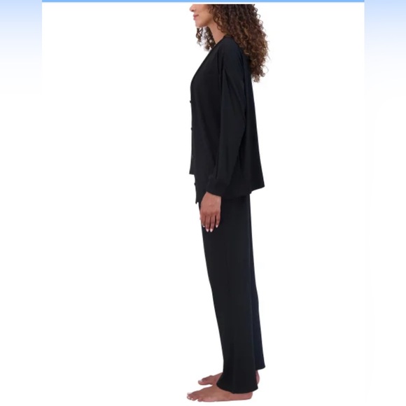 Live2Lounge Elegant Black Pajama Set with Square Neckline and Relaxed Fit - Picture 2 of 4